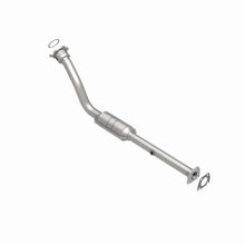 Load image into Gallery viewer, MagnaFlow Direct Fit Catalytic Converter 98-01 GM MidSize 3.1L