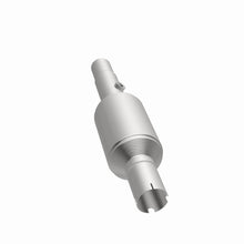 Load image into Gallery viewer, MagnaFlow Direct Fit Catalytic Converter 96-98 Jeep Grand Cherokee Underbody