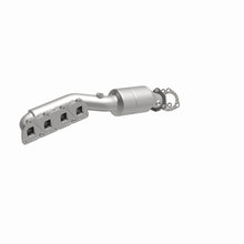 Load image into Gallery viewer, MagnaFlow Direct Fit Catalytic Converter 02-04 VW Passat 4.0L