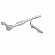 Load image into Gallery viewer, MagnaFlow Direct Fit Catalytic Converter 97-98 Ford Expedition 4.6