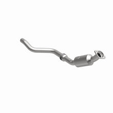 Load image into Gallery viewer, MagnaFlow DF Cat Conv Chrysler/Dodge 05-09 300/Charger /05-08 Magnum/2009 Challenger 5.7L Drv Side