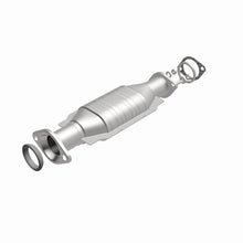 Load image into Gallery viewer, MagnaFlow Direct Fit Catalytic Converter 2003-2006 MONTERO 3.8 L Underbody