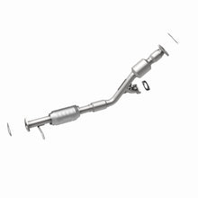 Load image into Gallery viewer, MagnaFlow Direct Fit Catalytic Converter 02-03 Saturn Vue 3.0L Rear