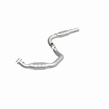 Load image into Gallery viewer, MagnaFlow Direct Fit Catalytic Converter 07-08 Express 2500 4.8L Driver Side