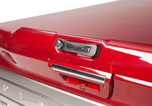 Load image into Gallery viewer, UnderCover 2018 Chevy Silverado (19 Legacy) 6.5ft Elite LX Bed Cover - Glory Red