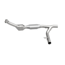 Load image into Gallery viewer, MagnaFlow Direct Fit Catalytic Converter 97-98 Expedition-Navigator