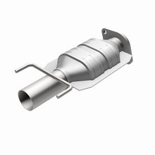 Load image into Gallery viewer, MagnaFlow Direct Fit Catalytic Converter 95-02 Lincoln Continental