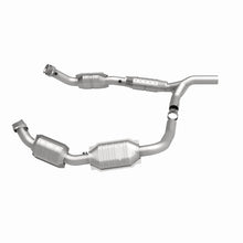 Load image into Gallery viewer, MagnaFlow Direct Fit Catalytic Converter 07-08 Ford E-150 4.6L
