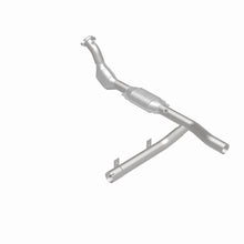 Load image into Gallery viewer, MagnaFlow Direct Fit Catalytic Converter 97-98 Ford Expedition 4.6