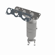 Load image into Gallery viewer, MagnaFlow Direct Fit Catalytic Converter 04-05 Suz Verona2.5 Manifold Front