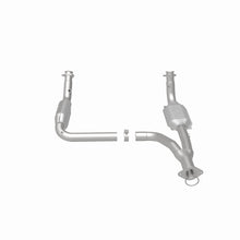 Load image into Gallery viewer, MagnaFlow DF Cat Conv 07-09 Chevrolet/GMC Silverado/Sierra 2500 HD 6.0L Y-Pipe Assy excludes Classic