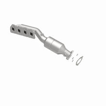 Load image into Gallery viewer, MagnaFlow Direct Fit Catalytic Converter 02-04 VW Passat 4.0L