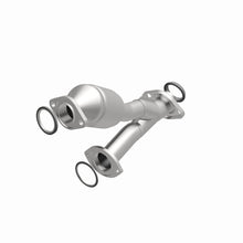 Load image into Gallery viewer, MagnaFlow Direct Fit Catalytic Converter 01-03 Highlander 3L rr OEM
