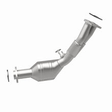 Load image into Gallery viewer, MagnaFlow Direct Fit Catalytic Converter 01-04 Toyota Tacoma 2.7L fr