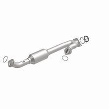 Load image into Gallery viewer, MagnaFlow Direct Fit Catalytic Converter 05-07 4-Run/FJ Passenger Side Rear