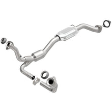 Load image into Gallery viewer, MagnaFlow Direct Fit Catalytic Converter 01-05 Chevy Blazer 4.3L 2WD