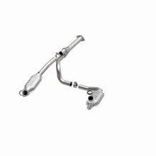 Load image into Gallery viewer, MagnaFlow Direct Fit Catalytic Converter 2002 Chevy E 1500 Van 4.3L