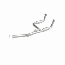 Load image into Gallery viewer, MagnaFlow Direct Fit Catalytic Converter 00 Chevy Express 1500 5.7L