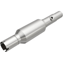 Load image into Gallery viewer, MagnaFlow Direct Fit Catalytic Converter 96-98 Jeep Grand Cherokee Underbody