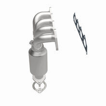 Load image into Gallery viewer, MagnaFlow Direct Fit Catalytic Converter 05-06 Kia Sportage 2.0L