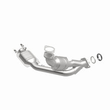 Load image into Gallery viewer, MagnaFlow Direct Fit Catalytic Converter 01-02 Mitsu Montero 3.5L