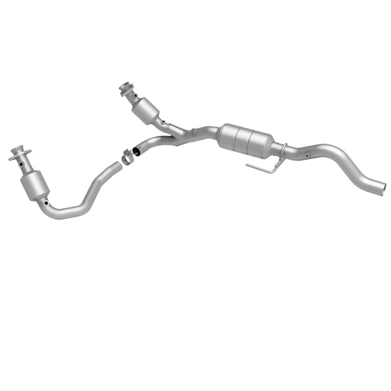 MagnaFlow Direct Fit Catalytic Converter 00-03 Durango 4WD 5.9L