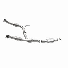 Load image into Gallery viewer, MagnaFlow Direct Fit Catalytic Converter Explorer 02-04 4.6L OEM