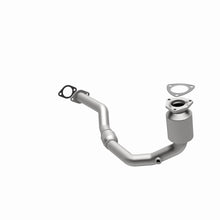 Load image into Gallery viewer, MagnaFlow Direct Fit Catalytic Converter 02-03 Saturn Vue 3.0L Front