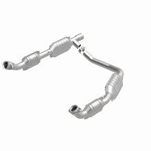 Load image into Gallery viewer, MagnaFlow Direct Fit Catalytic Converter 05-07 Ford E-250/E-350 Econoline V8 5.4L