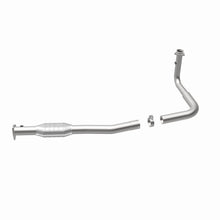 Load image into Gallery viewer, MagnaFlow Direct Fit Catalytic Converter 97-00 GM Van 5.7L Lf