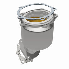Load image into Gallery viewer, MagnaFlow Direct Fit Catalytic Converter 99-05 Hyundai Sonata 2.4L (CA)