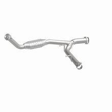 Load image into Gallery viewer, MagnaFlow Direct Fit Catalytic Converter 05 Expedition P/S 5.4L OEM