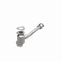 Load image into Gallery viewer, MagnaFlow Direct Fit Catalytic Converter 02-03 Saturn Vue 3.0L Front