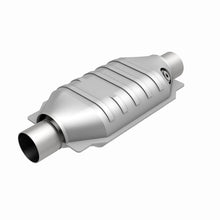 Load image into Gallery viewer, MagnaFlow Universal Catalytic Converter 3 W/O2 Boss