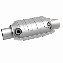 Load image into Gallery viewer, MagnaFlow Universal Catalytic Converter 2.5 W/Dual O2 Boss