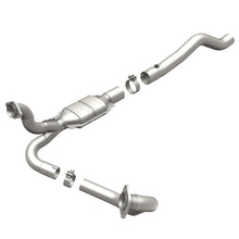 Load image into Gallery viewer, MagnaFlow Direct Fit Catalytic Converter 2003 Ram 1500 5.7 2WD