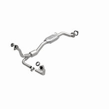 Load image into Gallery viewer, MagnaFlow Direct Fit Catalytic Converter 01-05 Chevy Blazer 4.3L 2WD