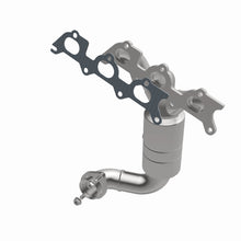 Load image into Gallery viewer, MagnaFlow DF Cat Conv 07-11 Chrysler Sebring 2.7L Fr Manifold / 08-10 Dodge Avenger 2.7L Fr Manifold
