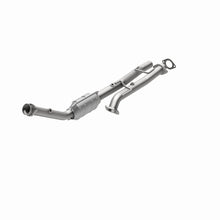 Load image into Gallery viewer, MagnaFlow Direct Fit Catalytic Converter 97-01 Explorer-Mountaineer