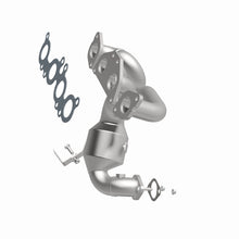 Load image into Gallery viewer, MagnaFlow Direct Fit Catalytic Converter 05-11 Volvo XC90 4.4L Rear