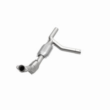 Load image into Gallery viewer, MagnaFlow Direct Fit Catalytic Converter 97-99 E-150/250 4.6L P/S