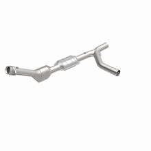 Load image into Gallery viewer, MagnaFlow Direct Fit Catalytic Converter 00-04 Ford E150 4.6L P/S