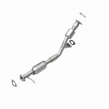 Load image into Gallery viewer, MagnaFlow Direct Fit Catalytic Converter 02-03 Saturn Vue 3.0L Rear