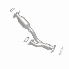 Load image into Gallery viewer, MagnaFlow Direct Fit Catalytic Converter 2008-2009 G6 3.5 L Underbody
