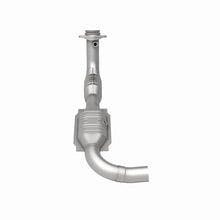 Load image into Gallery viewer, MagnaFlow Direct Fit Catalytic Converter 99-00 Ford F-150 4.6L