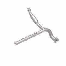 Load image into Gallery viewer, MagnaFlow Direct Fit Catalytic Converter 2007-2008 Ford Expedition/Navigator V8-5.4L