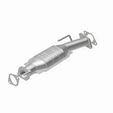 Load image into Gallery viewer, MagnaFlow Direct Fit Catalytic Converter 09-11 GMC Acadia 3.6L
