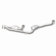 Load image into Gallery viewer, MagnaFlow Direct Fit Catalytic Converter 99-01 Continental 4.6L 50S