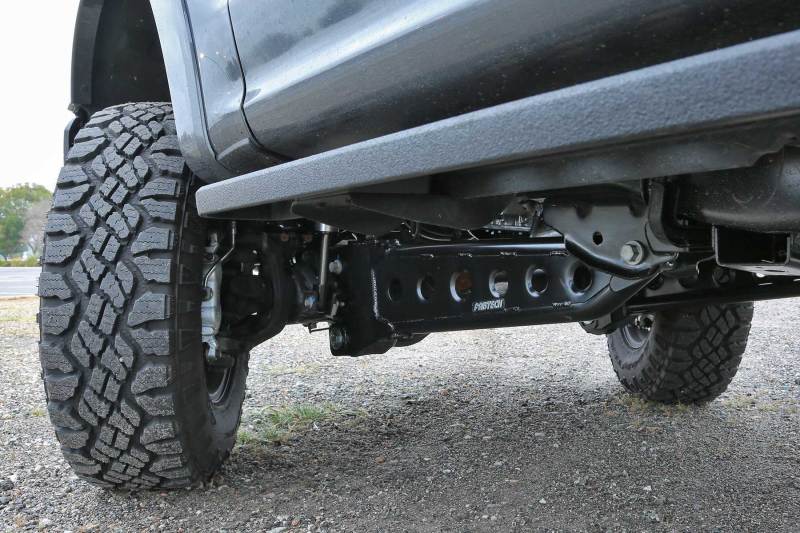 Fabtech 05-20 Ford F250/350 & 08-20 Ford F450/550 4WD 4/6/8in Lift Radius Arm System - GTR Auto