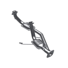 Load image into Gallery viewer, MagnaFlow Direct Fit Catalytic Converter 96-99 Taurus Code U AXOD 49